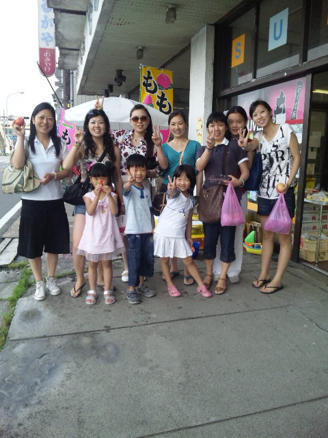 �����̊w���V���f�B����F�l�������グ���肪�Ƃ��L�O�ʐ^�ł�(^_-)-��